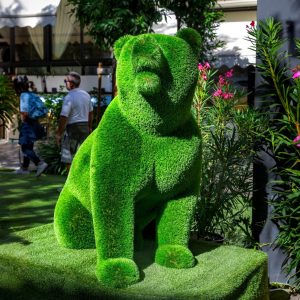 Oso de césped artificial